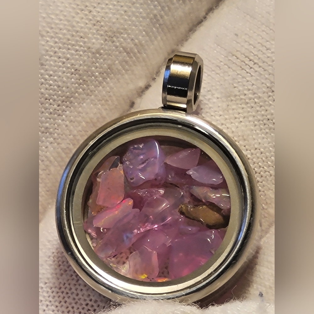 20mm Natural Pink Ethiopian Fire Opal Floating Pendant - New